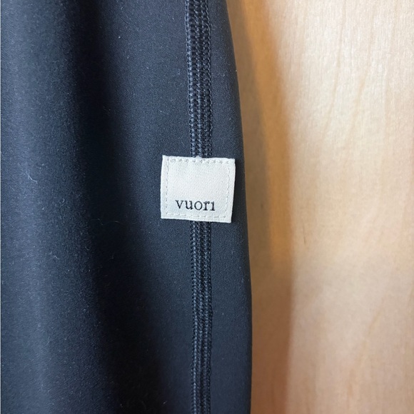 Vuori Women’s Daily Legging in Black Size Medium - Picture 5 of 7